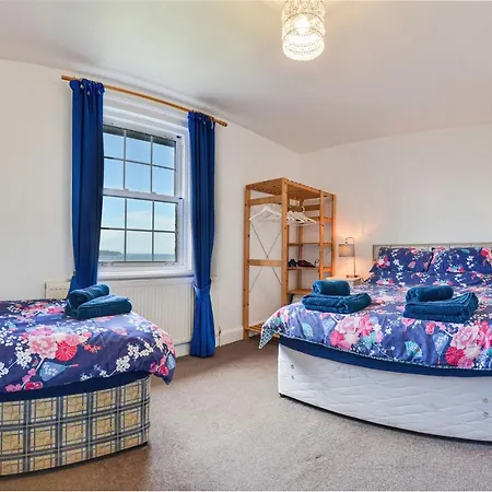 度假居 Coastguards