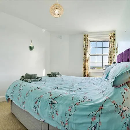 Coastguards 惠特比